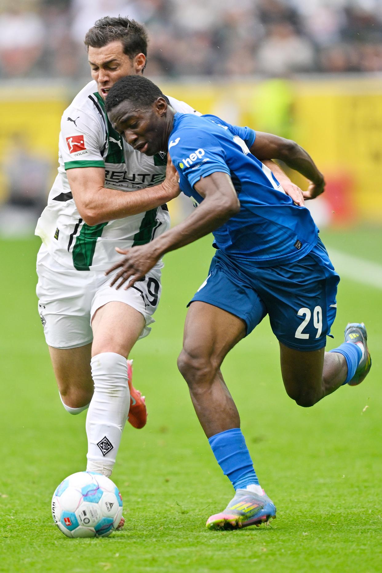 关于霍芬海姆客场取胜，德甲球队势如破竹的信息