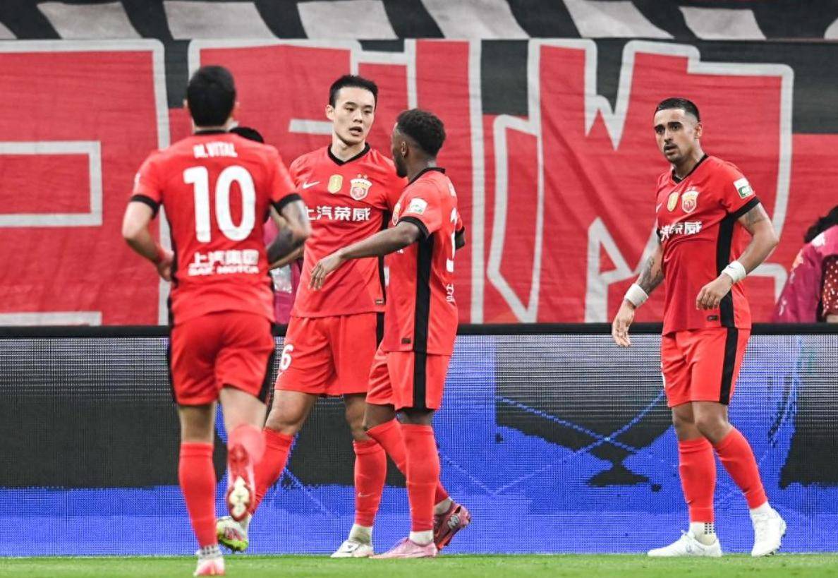 雷火电竞-外援出色表现，助球队锁定胜局