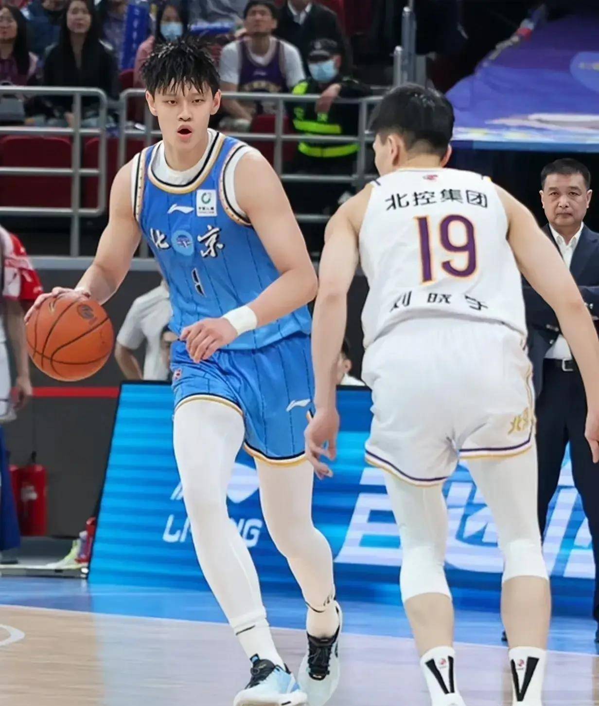 新赛季CBA球队引进炙手可热球员，期待大放异彩的简单介绍