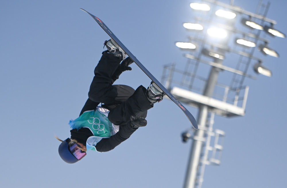 雷火电竞主播-奥地利女子滑雪选手夺得冠军
