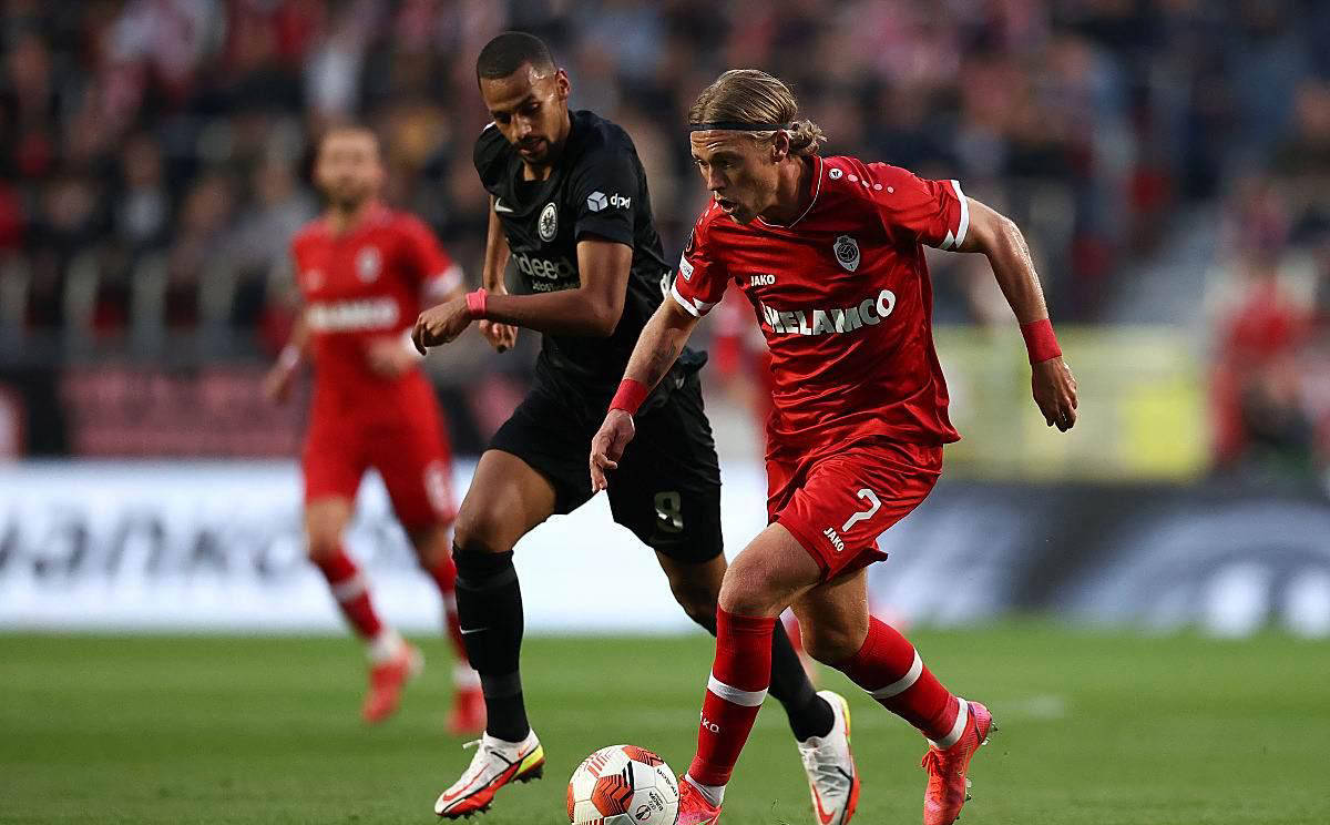 关于法兰克福在主场大胜，展现实力的信息