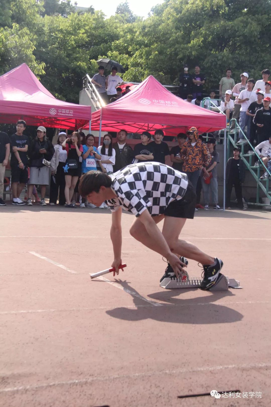 包含勃鸿队奋力拼搏,艰难求胜追回失地的词条 包含勃鸿队奋力拼搏,艰难求胜追回失地的词条