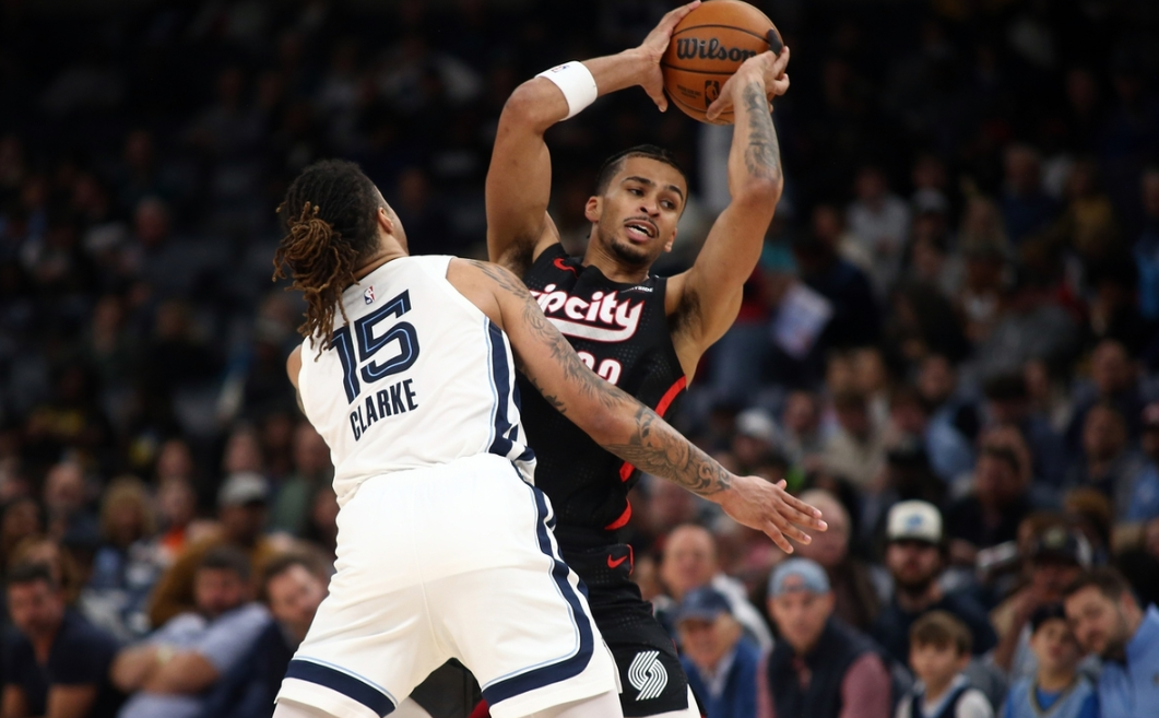 开拓者客场擒灰熊，稳固战绩！的简单介绍