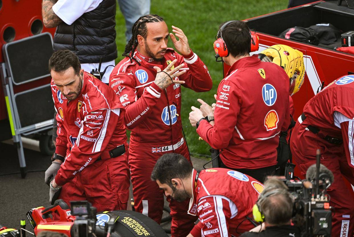 红牛车队轻取索伯车队，汉密尔顿带队取胜