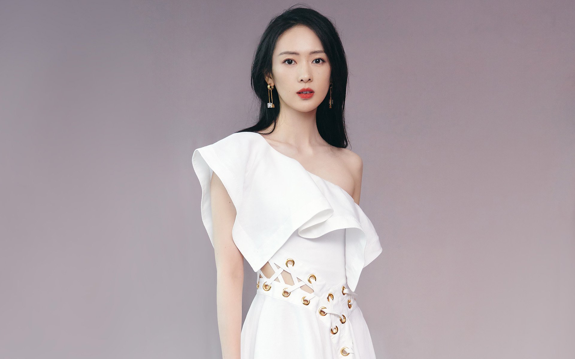 雷火电竞简介-攻防转换定乾坤，霍勒迪引领湖人提前终结悬念轻取开拓者